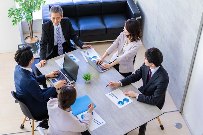 レトロスペクティブとは